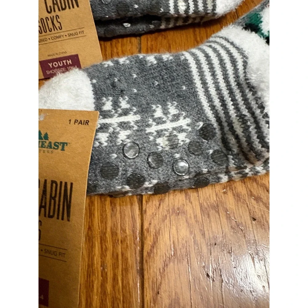 Northeast Outfitters Kids Cozy Cabin Socks 2 Pairs Gnome Snowflake Grey 10K-4